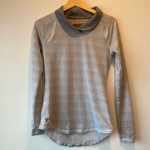 Women’s XXS Under Armour stripped pull over